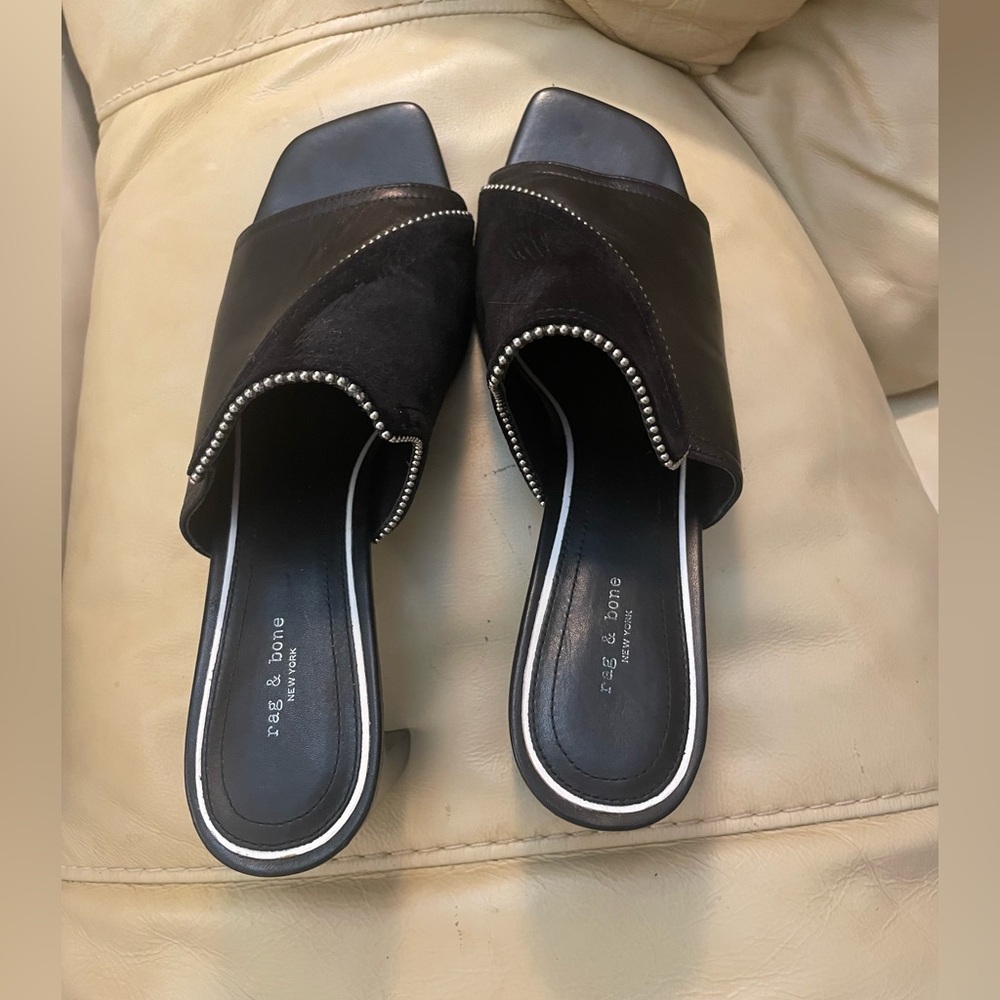 Rag &
Bone Myla
Asymmetrical Beaded leather Slide Sandal Mules 38 EU $395